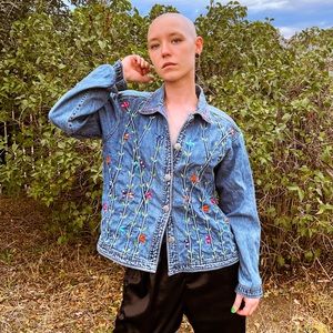 Blue Jean jacket with floral embroidery - Appleseed’s - Large